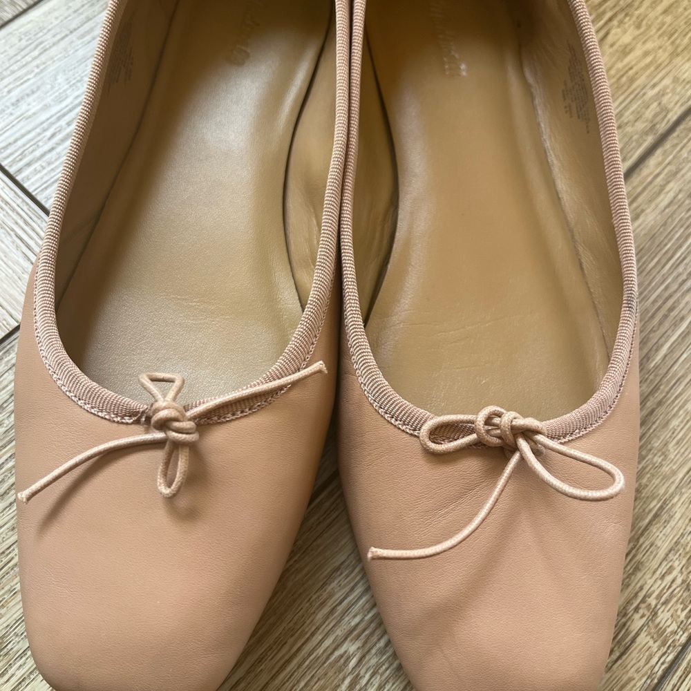 Madewell Tan Ballet Flats Rounded Toe Bow Accent
